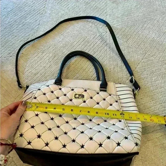 Betsey Johnson large white quilted purse - Picture 7 of 11